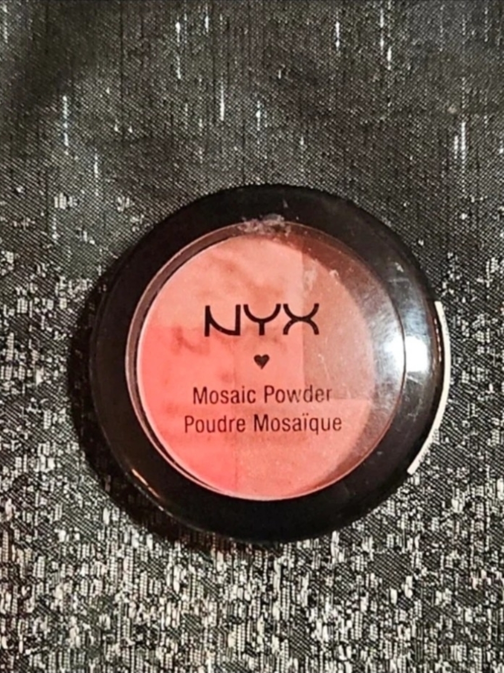NYX Mosaic Powder Blush in Love 0.20oz BNIB Discontinued - Picture 3 of 6